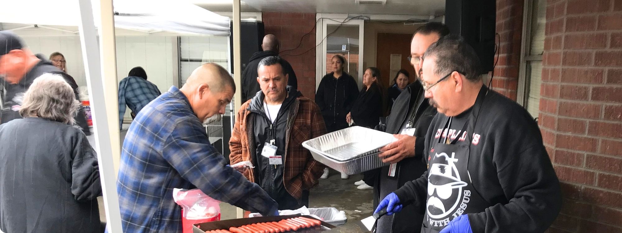 people getting hot dogs